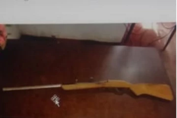 காட்டுப்பகுதியில் கைவிடப்பட்ட நிலையில் உள்நாட்டு உற்பத்தி துப்பாக்கியொன்று மீட்பு