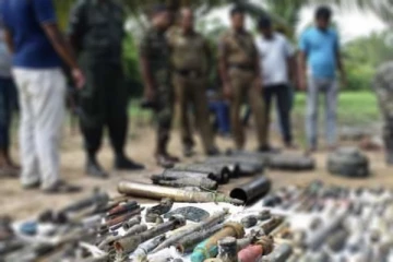 කොටි වළ දැමූ ආයුධ තොගයක් කිලිනොච්චියෙන් ගොඩගනී.