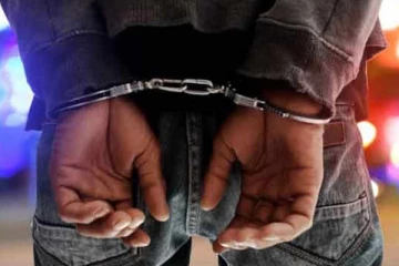 அதிகாரிகளை எட்டு ஆண்டுகள் அலைய விட்ட வெளிநாட்டுப் பிரஜை கைது