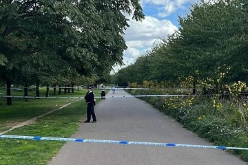 லண்டனில் பூங்கா ஒன்றில் இளம் பெண்ணுக்கு நேர்ந்த நிலை!