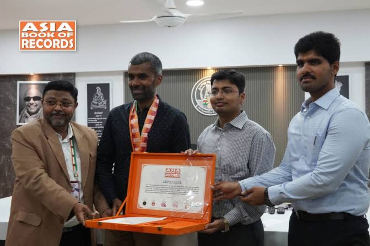 பிரித்தானியா நாடாளுமன்றத்தில் கௌரவிக்கப்பட்ட தமிழ்நாட்டு நபர் - என்ன காரணம்? | Uk Parliament Honours Coimbatore Man For Cycling