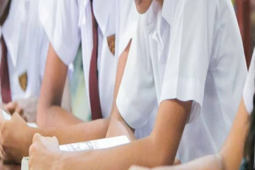 தாய் வெளிநாட்டில்... பாடசாலை மாணவியை கர்ப்பமாக்கிய பக்கத்துவிட்டு மாணவன்!