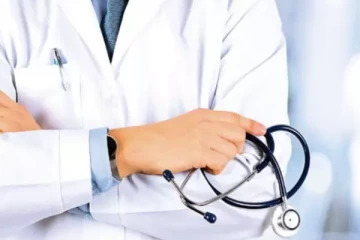 விடுதியில் சடலமாக மீட்கப்பட்ட மருத்துவர் ; நடந்தது என்ன?