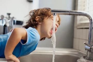 கனடாவின் நகரமொன்றின் மக்களுக்கு குடிநீர் தொடர்பில் விசேட அறிவுறுத்தல்