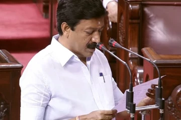 மாநிலங்களவை உறுப்பினராக அதிமுகவை சேர்ந்த சி.வி.சண்முகம் பதவியேற்பு