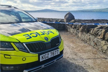 பிரித்தானிய கடற்கரையில் சிறுவன் கையில் கிடைத்த முதலாம் உலகப்போரின் உயிருள்ள கையெறிகுண்டு!