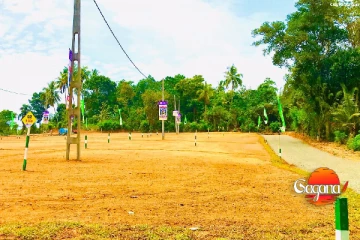 විදුහලේ ඉඩම පිටස්තරයකු අල්ලාගෙන