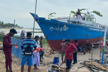 மீண்டும் சேவையை ஆரம்பிக்கவுள்ள குமுதினி படகு(Photos)