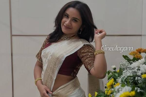 தனது 22வது பிறந்தநாளை கோலாகலமாக கொண்டாடிய சீரியல் நடிகை ரவீனா... அவர் வெளியிட்ட கூல் போட்டோஸ் | Serial Actress Raveena Celebrates Her Birthday