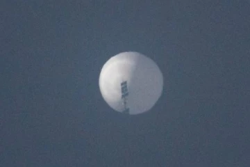 சீனாவின் உளவு பலூனை சுட்டு வீழ்த்தியது அமெரிக்கா