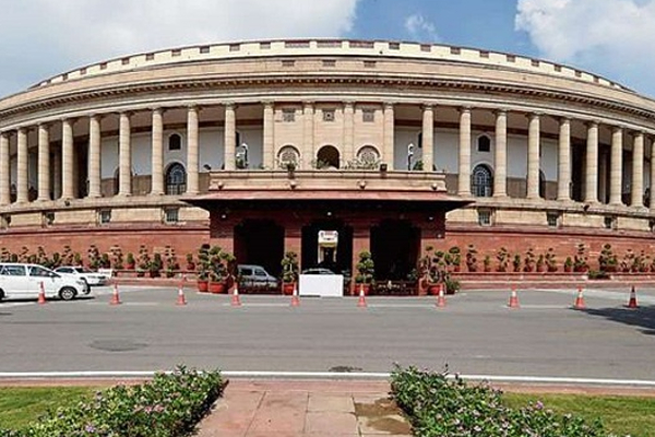 ஜோதிமணி உட்பட 4 மக்களவை எம்.பிக்கள் இடைநீக்கம் ரத்து! | Congress Jothimani Suspension Was Revoked