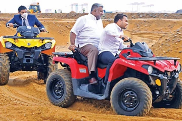 சிங்கள மக்களின் கடும் எதிர்ப்பால் கூட்டத்தை தவிர்த்த நாமல்