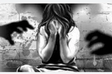 14 வயது சிறுமியை சீரழித்த கொடூரம் - திருமணமான காதலன் உட்பட 5 பேர் வெறிச்செயல்!