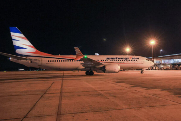 180 பயணிகளுடன் இலங்கை வந்த போலந்து விமானம் | Smartwings Winter Charter Poland To Sri Lanka