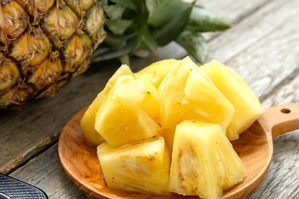 කවුද හිතුවේ අන්නාසි කෑවට මෙහෙම දෙයක් - දන්නවා නම් කන්නත් බය වෙයි | What Really Happens When You Eat Pineapple