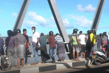 ஓட்டமாவடி பாலத்திற்கு கீழ் மிதந்த? - தேடும் பணிகள் தீவிரம்(Photos)