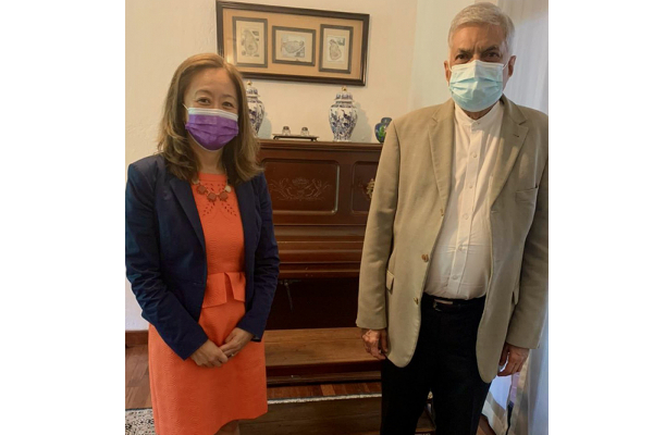 கடும் நெருக்கடியில் இலங்கை : ரணிலை திடீரென சந்தித்த வெளிநாட்டு முக்கியஸ்தர் | Sri Lanka Economic Crisis Us Ambassador Unp Leader கடும் நெருக்கடியில் இலங்கை : ரணிலை திடீரென சந்தித்த வெளிநாட்டு முக்கியஸ்தர் | Sri Lanka Economic Crisis Us Ambassador Unp Leader