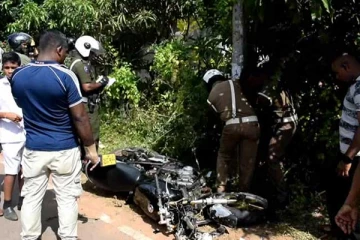 மோட்டார் சைக்கிள் விபத்தில் இரு மாணவர்கள் பலி