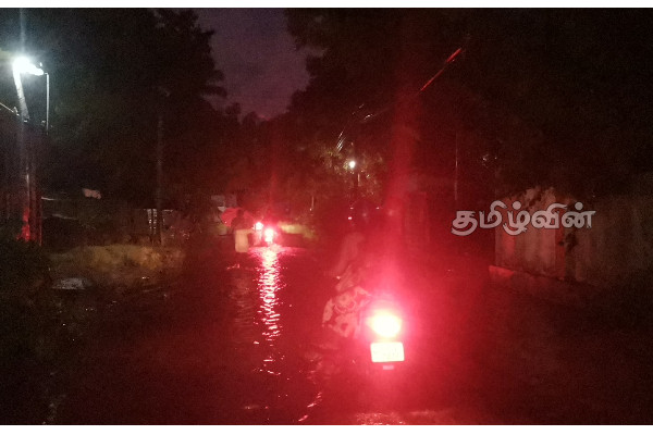வவுனியாவில் கடும் மழை! இயல்பு வாழ்க்கை பாதிப்பு (PHOTOS) | Vavniya Weather Report