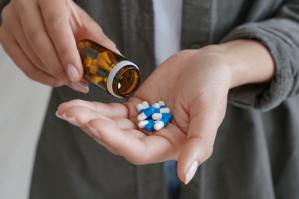 Molecule எடை குறைப்பு மாத்திரை; படையெடுக்கும் ரஷ்ய மாணவர்கள் | Molecule Dangerous Illegal Weight Loss Drug Russia