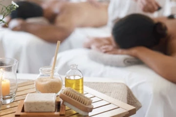 ස්පා එකට ආපු සුන්දර තරුණියකගේ අනුවේදනීය කතාවක්..දෙවන දවසෙදි මාට්ටු වෙයි..