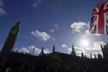 பிரித்தானியாவிலிருந்து நாடுகடத்தப்படும் அபாயத்தில் இந்தியர்கள் பலர்: வெளியான மோசடி