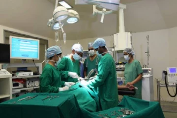 இலங்கையில் தொடரும் நெருக்கடி! மருத்துவர்கள் நாட்டை விட்டு வெளியேறும் அபாயம்