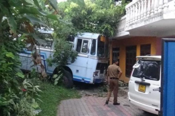 கொழும்பு பேருந்தை ஓட்டி சென்ற சாரதிக்கு ஏற்பட்ட மாரடைப்பு