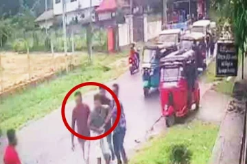 பீடி உற்பத்தியாளரை தாக்கிய மதுவரி அதிகாரிகள்