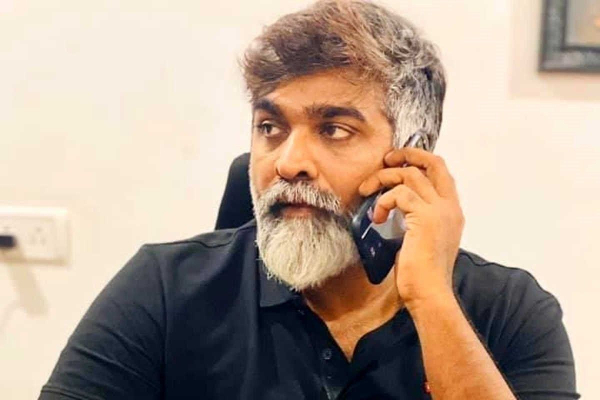 கடனில் சிக்கி தவிக்கும் விஜய் சேதுபதி..வாங்குற சம்பளம் கடனை அடைக்கவே சரியா இருப்பதாக வேதனை | Debt Vijay Sethupathi Salary