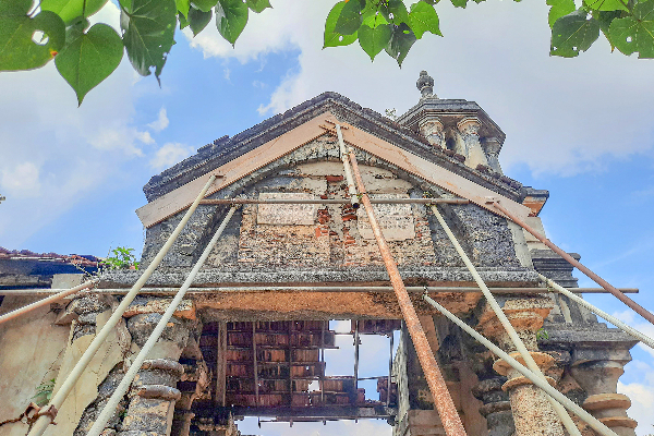 யாழ்.நல்லூரில் அமைந்துள்ள மந்திரிமனைக்குள் நுழைய வேண்டாம்: மக்களுக்கு விடுக்கப்பட்டுள்ள அறிவுறுத்தல் (photos) | Do Not Enter Mantriman Located Jaffna