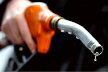 මේ අයට ඉන්ධන සහන - දවස් 5කට ලීටර් 25ක් ලබාදීමේ සූදානමක්