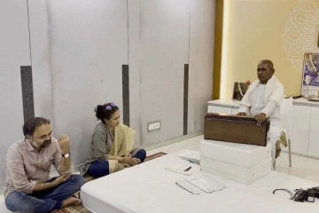 இளையராஜா வீட்டிற்கு சென்ற லட்சுமி ராமகிருஷ்ணனின் நிலை! புகைப்படத்தை பார்த்து கொந்தளித்த நெட்டிசன்