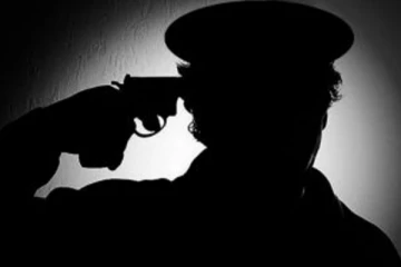 தன்னை தானே துப்பாக்கியால் சுட்டு உயிரிழந்த பொலிஸ் அதிகாரி