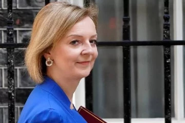 ஆண்டுக்கு 1 கோடி ரூபாய் சிறப்பு நிதியுதவி: முன்னாள் பிரதமர் லிஸ் ட்ரஸுக்கு வலுக்கும் எதிர்ப்பு