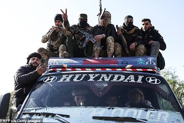 வெளிநாட்டில் தூக்குத்தண்டனையை எதிர்கொள்ளும் ஐ.எஸ் படையில் இணைந்த பிரித்தானியர்கள் | British Fighters Face Executed