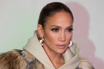 திருமணமாகி 2 வருஷம்கூட ஆகல!! 4வது கணவரையும் விவாகரத்து செய்த பிரபல நடிகை..