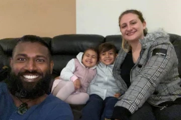 நீ அப்பா என அழைக்கையில்! பிள்ளைகளை கொன்று தற்கொலை செய்த இலங்கையர் மகளுக்காக உருக்கமாக எழுதிய பாடல்