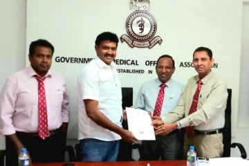 கிழக்கு மாகாண ஆளுநருடன் கைக்கோர்த்த அரச வைத்திய அதிகாரிகள் சம்மேளனம்