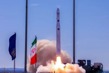 வெற்றிகரமாக மூன்று செயற்கைகோள்களை விண்ணுக்கு செலுத்தியது ஈரான்