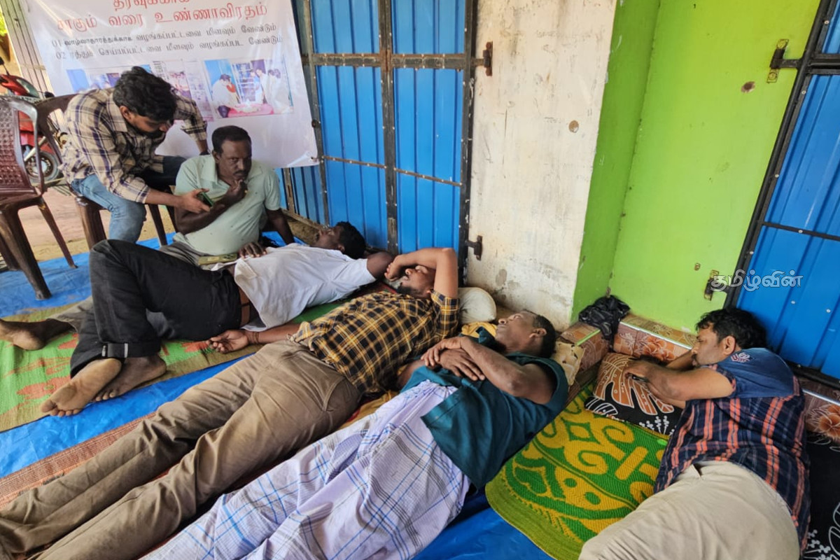 உடையார்கட்டில் உண்ணாவிரத போராட்டத்தில் ஈடுபட்ட வணிகர்களின் பிரச்சினை தீர்த்துவைப்பு | People Were On A Hunger Strike In Udayarkatu
