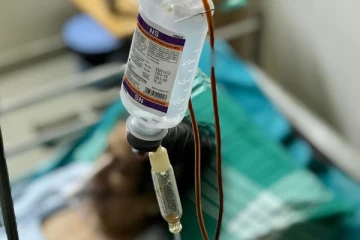 மருத்துவமனையில் அனுமதிக்கப்பட்ட அம்மாவை குறித்து சூர்யா பட நடிகர் உருக்கம்