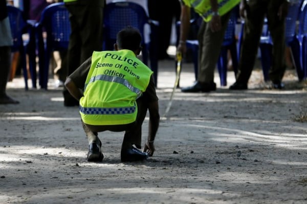 மர்மமான முறையில் உயிரிழந்த நபர் - பல மர்மங்கள் உள்ளதாக பொலிஸார் தெரிவிப்பு | Man Dies Mysteriously In Kaluthura