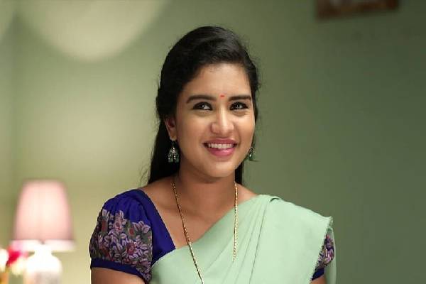 பாலிவுட் நடிகைகளுக்கே டஃப் கொடுக்கும் CWC ஷபானா! வைராலாகும் புதிய காணொளி | Cwc Shabana New Trendy Video Goes Viral