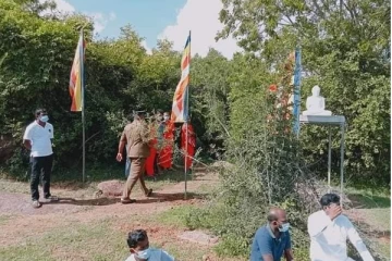 நள்ளிரவில் திடீரென முளைத்த புத்தர்; வந்தவழியே சென்றார்