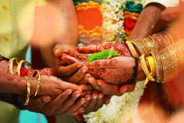 யாழில் திருமண ஆடையை திருப்பி கேட்ட மணமகன்; தும்புத்தடியால் தாக்கிய தையல்காரர்