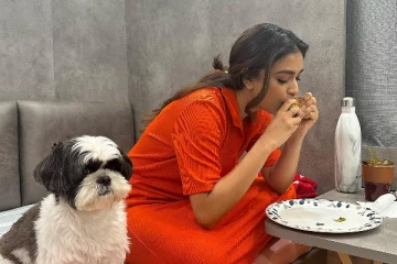 கீர்த்தி சுரேஷ் மாம்பழம் சாப்பிடும் வீடியோ! எத்தனை லட்சம் லைக்குகள் பாருங்க