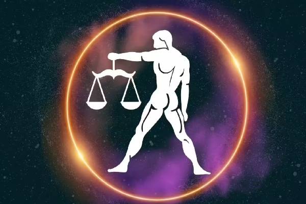 இந்த ராசியினர் காதல் லீலைகளில் பட்யை கிளப்புவார்களாம்... யார் யார்ன்னு தெரியுமா? | Which Astrological Signs Are Most Romantic Persons
