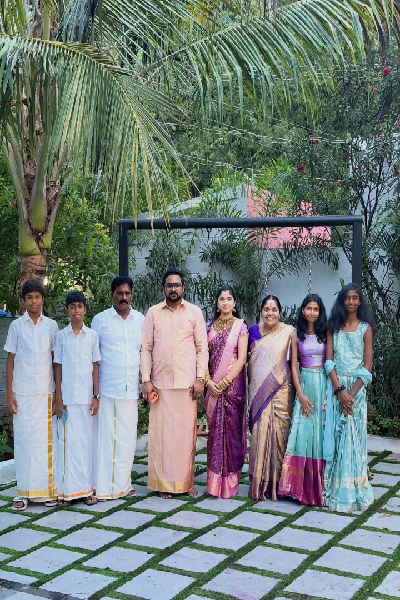 அட எதிர்நீச்சல் குணசேகரனுக்கு இப்படி ஒரு குடும்பம் இருக்கா? இது தெரியாம போச்சே | Ethirneechal Gunasekaran S Real Family Photo Viral அட எதிர்நீச்சல் குணசேகரனுக்கு இப்படி ஒரு குடும்பம் இருக்கா? இது தெரியாம போச்சே | Ethirneechal Gunasekaran S Real Family Photo Viral