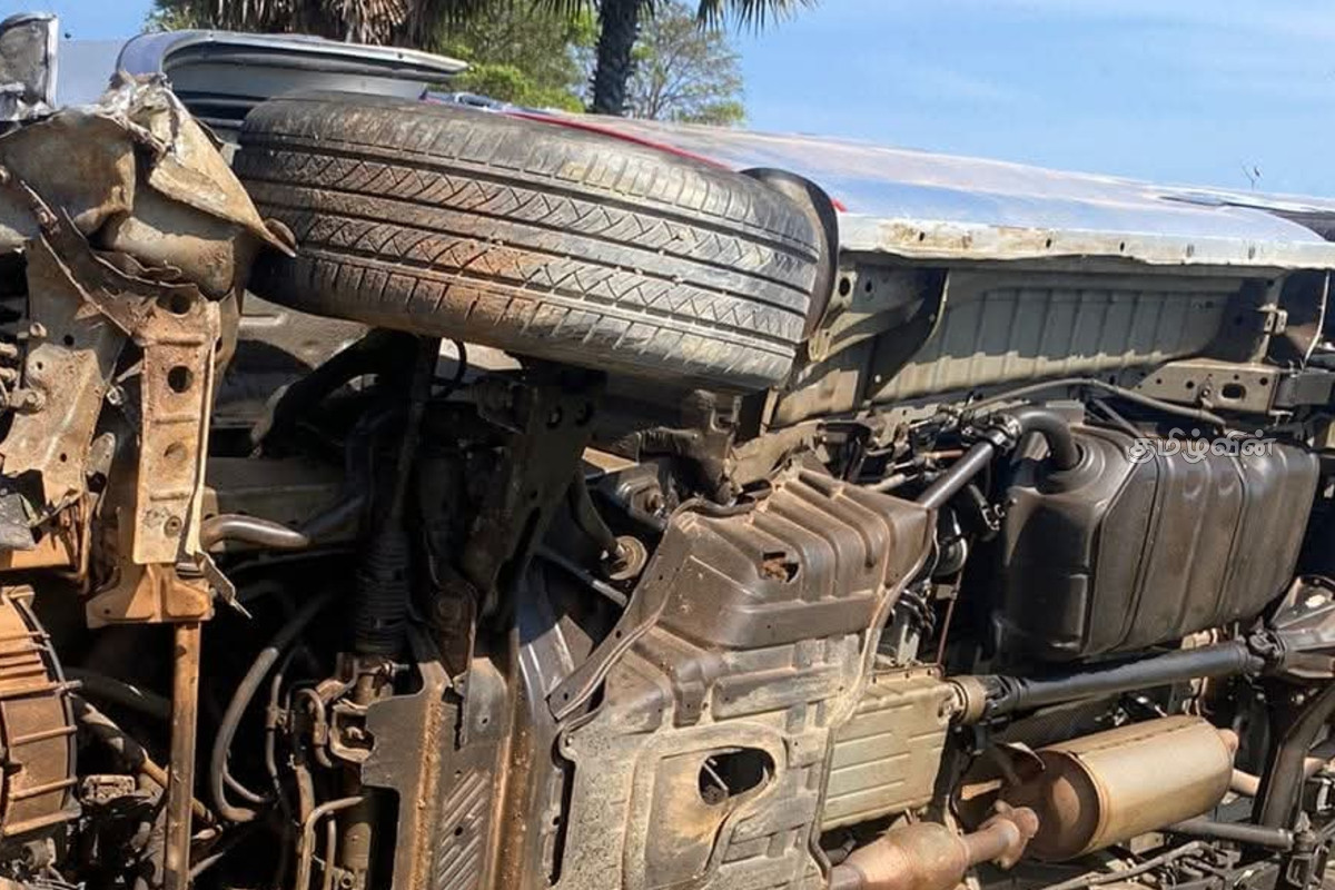 மின்கம்பத்துடன் மோதி கோர விபத்து: 7 பேர் அதிர்ஷ்டவசமாக உயிர்தப்பினர் | Accident Involving Collision Electric Pole Amban